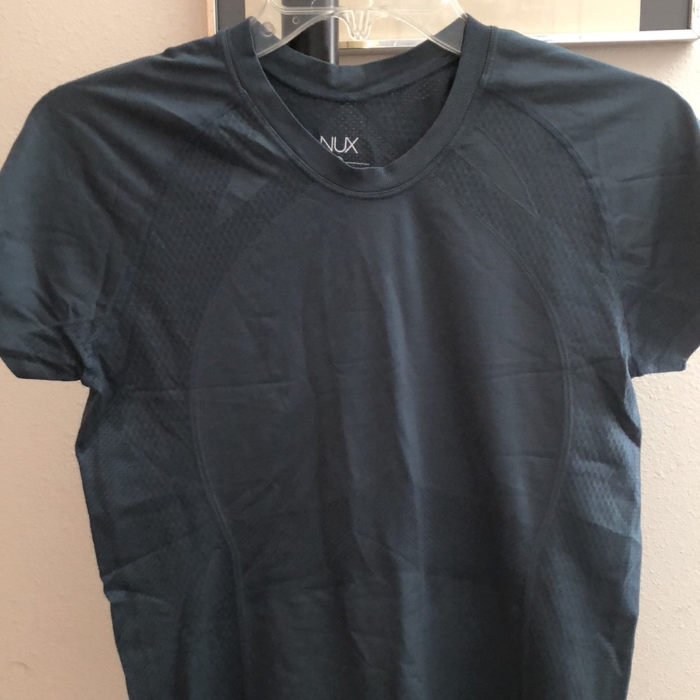 NUX workout tee size large NWOT - Picture 7 of 10